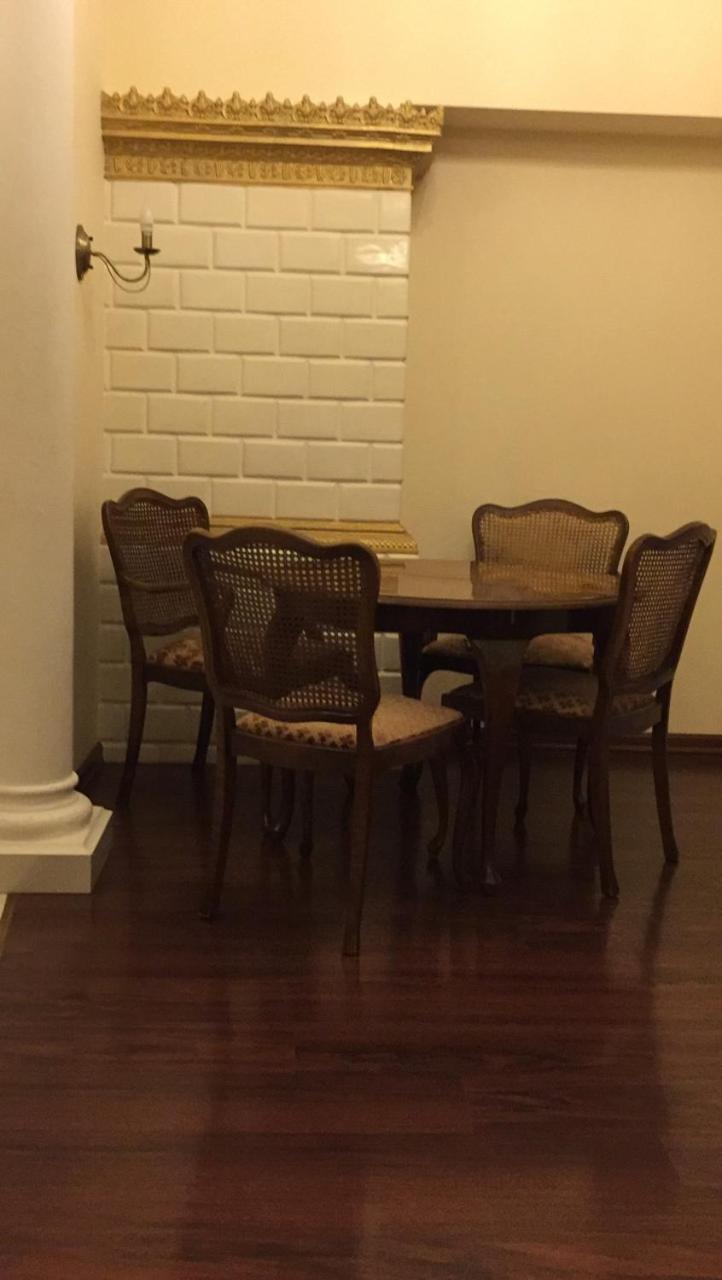 Cozy Studio Near Greek Square Appartamento Odessa Esterno foto