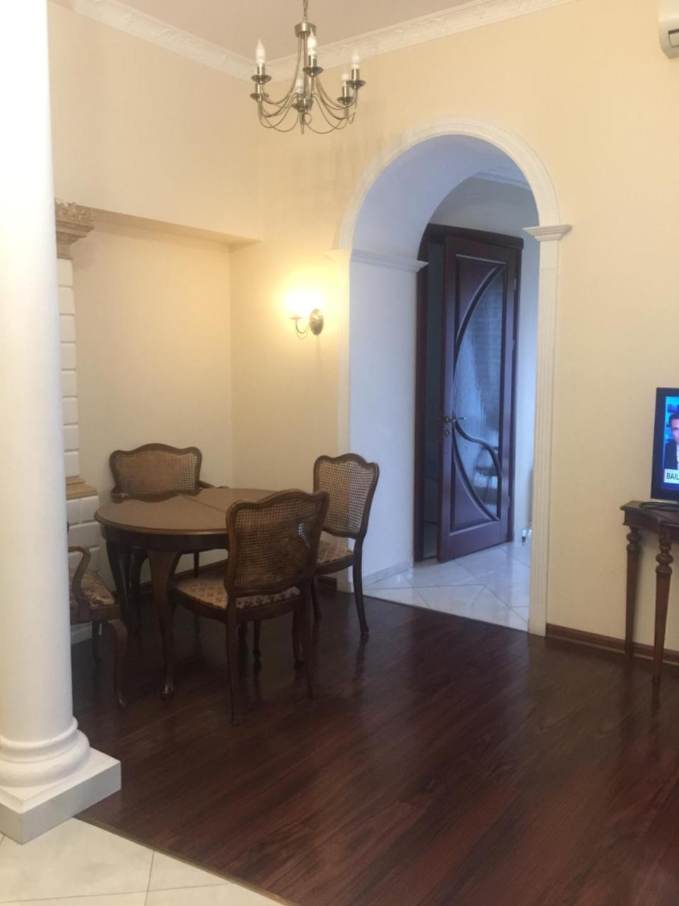 Cozy Studio Near Greek Square Appartamento Odessa Esterno foto